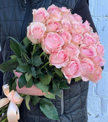 "Объятия"- букет из роз с доставкой на дом по Омску